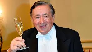 Richard mörtel lugner1 (born 11 october 1932) is an austrian entrepreneur in the construction industry, a viennese society figure, and a former political. So Sollte Richard Lugners Traumfrau Sein News At
