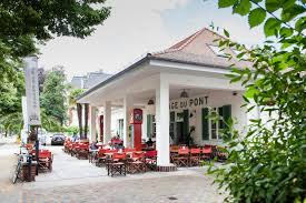 All the clients like the menu that offers great french cuisine at garage du pont. Le Garage Du Pont Combine Un Cafe Avec Des Carburateurs A Potsdam Sortie De Grange