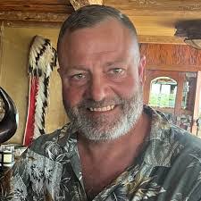 Shawn Holstein's Instagram, Twitter & Facebook