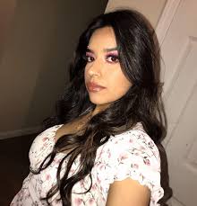 Leslie Tello's Instagram, Twitter & Facebook