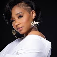 Ariel Betts's Instagram, Twitter & Facebook