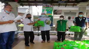 Mama juga bilang kalau mencari cewek carilah yang membuatku nyaman dan merasa bahagia. Kehidupan Pemandu Teksi Sukar Sejak Pkp