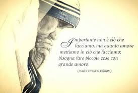 Sentivo che il signore mi chiedeva di rinunciare alla vita tranquilla all'interno della mia congregazione religiosa per uscire nelle strade a servire i poveri. Pin Di Le Parche Edizioni Su Frasi E Citazioni D Autore Citazioni Spirituali Citazioni Religiose Madre Teresa