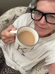 Hello from Crackers. Happy Sunday😸😸