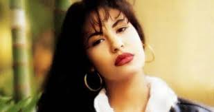 1 3 está basada en el libro superventas homónimo de la periodista ganadora del premio emmy, maría celeste arrarás.la serie sigue la historia detrás del asesinato de la cantante selena quintanilla. Serie El Secreto De Selena Es Una Mentira Dice Abraham Quintanilla Jr Actualidad Los40 Mexico