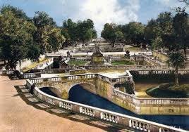 Jardin De La Fontaine Nimes Canaux Jardins De La Fontaine Les Fontaines Visiter Nimes