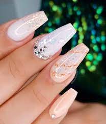 Jun 02, 2021 · los tonos naranjas se llevan mucho este año para maquillar tus uñas de temporada así que apúntate a la tendencia con este coral bay. Pin En Unas
