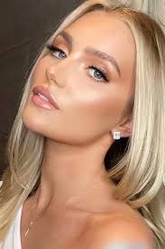 Hi there, my gorgeous niece is getting married in Denia Spain next year and  we are struggling to find a good Makeup artist. Would anyone have  suggestions. They would have to be