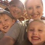 Deanne Riddle's Instagram, Twitter & Facebook