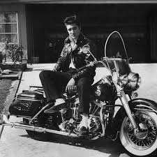 Elvis Presley S Career Started In 1952 And Took Off From There His Career Peaked In 1957 And He Was And Still I Elvis Presley Photos Elvis Presley Young Elvis