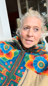 Ellen Abraham (@hotyogagrl) • Instagram photos and videos