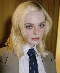 Elle Fanning's recent press looks for 'A Complete Unknown' : r/Fauxmoi