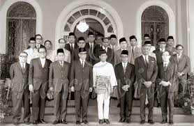Bila kita bercakap pasal tun hampir semua mesti terbayang pasal tun dr mahathir mohamad. Tun Dr Ismail Abdul Rahman Maruwiah Ahmat