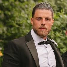 Cesar Sassoon's Instagram, Twitter & Facebook