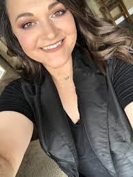 Cassandra Littleton's Instagram, Twitter & Facebook