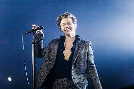 The list includes people like kristin nelson, khalil gibran, katsushika hokusai, kazimir malevich, kim sears and many more. Top 10 Famous British Singers In 2020 Popnable