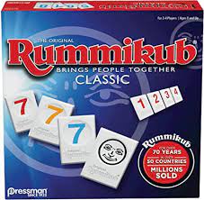 Clásico juego del rummy nuevo a estrenar que te enganchará.incluye regletas , soportes, fichas y bolsa para mezclar y también guardar las fichas. Amazon Com Rummikub The Original Rummy Tile Game Juego De Tejas Paquete De 1 Marron Toys Games