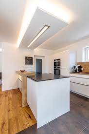 Moderne Kuche In Einfamilienhaus Dan Kuchen Kuche Moderne Kuche