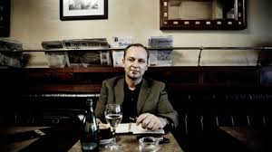 Denn sie wird jeden tag angetastet.' ferdinand von schirach beschäftigt sich in seinen essays. Justizgeschichten Aller Abgrund Ist Schwarz Belletristik Faz