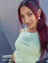 Lara Marks's Instagram, Twitter & Facebook