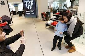 Cherie was also, ahem, 8 days' very first cover girl.) Football Fans Call Kim Lim Angel Of Valencia Latest Entertainment News The New Paper