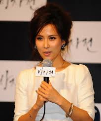 조여정 배우는 '기생충'의 성공 이후로 여러 작품에 나오는 것은 좋으나 신중하게 고르셨으면 좋겠다는 생각이 듭니다. ì¡°ì—¬ì • ë°©ìžì „ ì´¬ì˜ì¤' ë‚¨ì¹œê³¼ ê²°ë³„ ì™œ ì´íˆ¬ë°ì´
