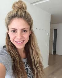 Usted puede descargar musica de shakira down mp3! How Does Shakira Not Have Wrinkles Even When She S Over 40 Quora