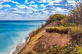 Hike The Lion S Den Gorge Loop Wisconsin Travel Exploring Wisconsin Midwest Road Trip