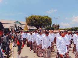 Bosan membeli dan ingin membuat sendiri di rumah? Mengenal Jenis Jenis Dan Contoh Purwakanthi Kumparan Com