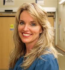 Lisa Hout's Instagram, Twitter & Facebook