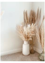 Pampas And Palm Big White Vase You Can T Go Wrong With A Big White Vase And A Bundle Of Pampas Grass It Will Look Good In Home Decor Grass Decor