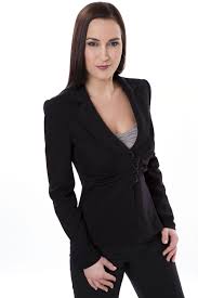 Damit konsumenten immer am puls der zeit sind. Manuela Raidl Verlasst Puls 4