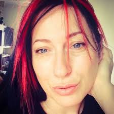 Charmaine Dillon (@anitadilln)