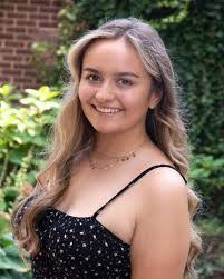 Veronica Schmitt's Instagram, Twitter & Facebook