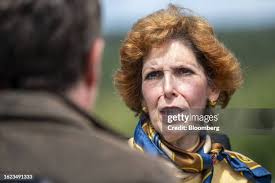 76 Loretta Morris Photos & High Res Pictures