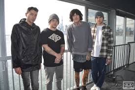 Formed in sheffield in 2004, bring me the horizon are vocalist oli sykes, guitarist lee malia, bassist matt kean, drummer mat nicholls, and keyboardist jordan fish. Matt Nicholls Alicia Atout