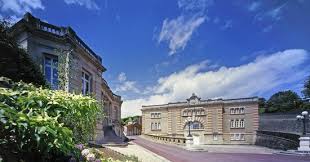 Achat champagne ayala à partir de 29,95 € | livraison 24h la cuvée prestige de la maison ayala, la perle d'ayala, est un champagne élevé sous bouchon de liège, pur, droit et légèrement soyeux. Champagne Ayala Ay 2021 Ce Qu Il Faut Savoir Pour Votre Visite Tripadvisor