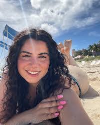 Melissa Keeler's Instagram, Twitter & Facebook