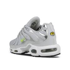 Nike air max couleur kaki gris et noir taille 39 en bonne état taille correctement porte quelques fois pour homme. Nike Air Max Plus Tn Se Cd1533 002 Overkill
