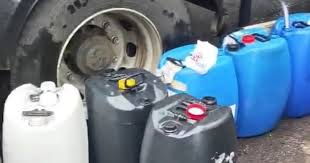 VÍDEO: TOR prende trio furtando combustível de caminhão-tanque na SP-310 em Ibaté