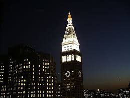 It caters to 15 million customers and has 232 branches in around 167 cities and towns in india with 99,275 agents. Datei Metropolitan Life Insurance Company Tower At Night 01 Jpg Wikipedia