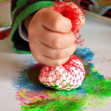 The following options delight the senses and put your little 'un on the path to creative success later in life. 15 Easy Art Activities For Two Year Olds
