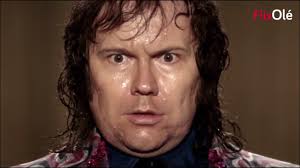 La primera bofetada a Santiago Segura en Muertos de risa (Álex de la  Iglesia, 1999)