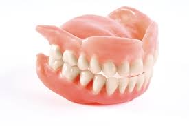 .gigi palsu +epaskan gigi palsu parsial dengan memberi tekanan yang sama pada batas setiap menyebabkan gigi palsu tersebut bengkok atau patah& me!ersihkan <b>gigi palsu #awa wadah gigi. Cara Membedakan Gigi Palsu Permanen Dengan Lepasan