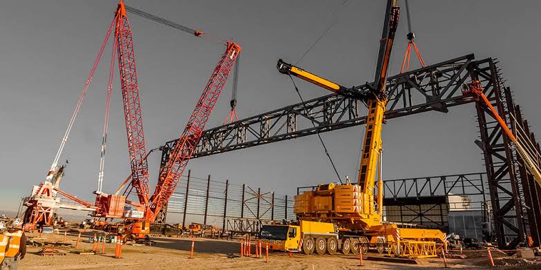 Heavy Lifting Fleet Dynamics and Modern Mobile Crane Capabilities
