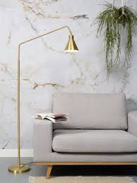 Het amsterdamse it's about romi houdt zich sinds 1993 bezig met het ontwerpen van accessoires en verlichting. Stehleuchte Lyon Von It S About Romi Gold Metall Made In Design