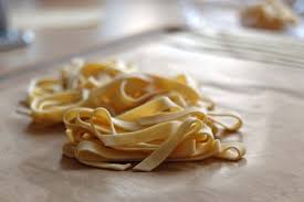 Es Gibt Italienische Pasta Nudelteig Selbstgemacht Food Blog Ninastrada Rezept Nudelteig Nudelteig Rezept Lebensmittel Essen