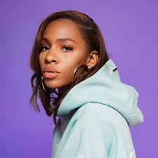 Vicky Logan Influencer Profile