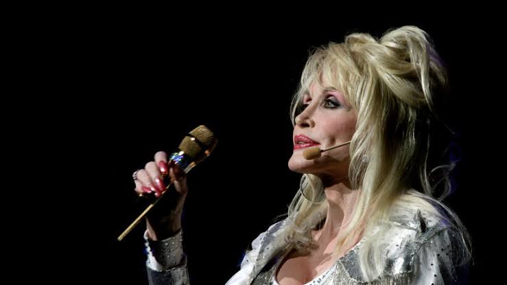 Dolly Parton, music star, actor and beloved figure who spanned generations,  has died at 80 - WBEZ Chicago