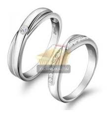 Sekitar tahun 2011, hanya ada sekitar 5% pria yang menggunakan cincin. 13 Cincin Kawin Tebaik Bulan Juni 2013 Ideas Engagement Rings Wedding Rings Rings